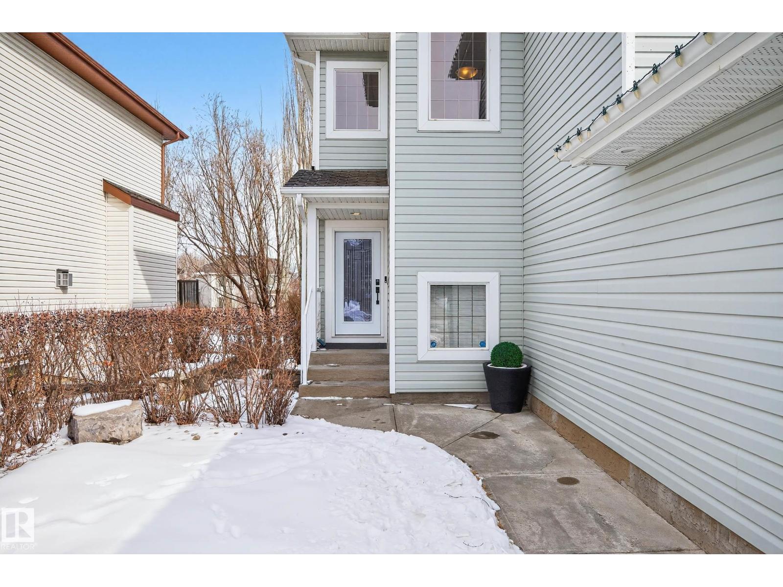 3 ERIN CL, St. Albert