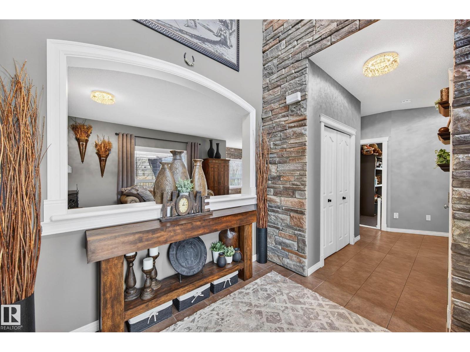 3 ERIN CL, St. Albert