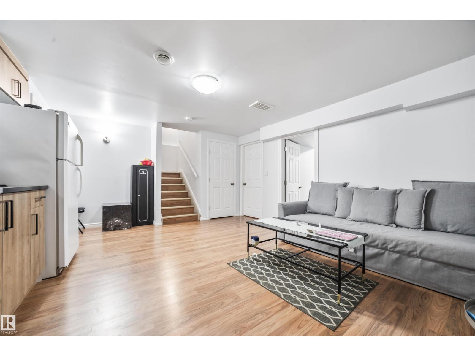 324 79 ST SW, Edmonton