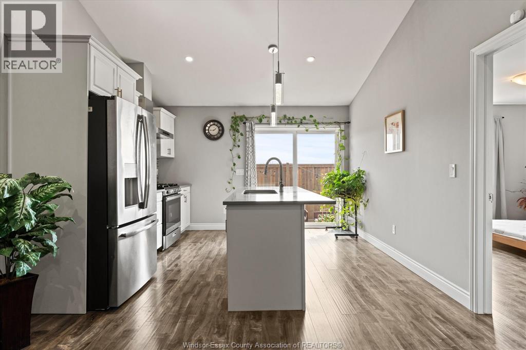 3560 HALLEE CRESCENT - 13