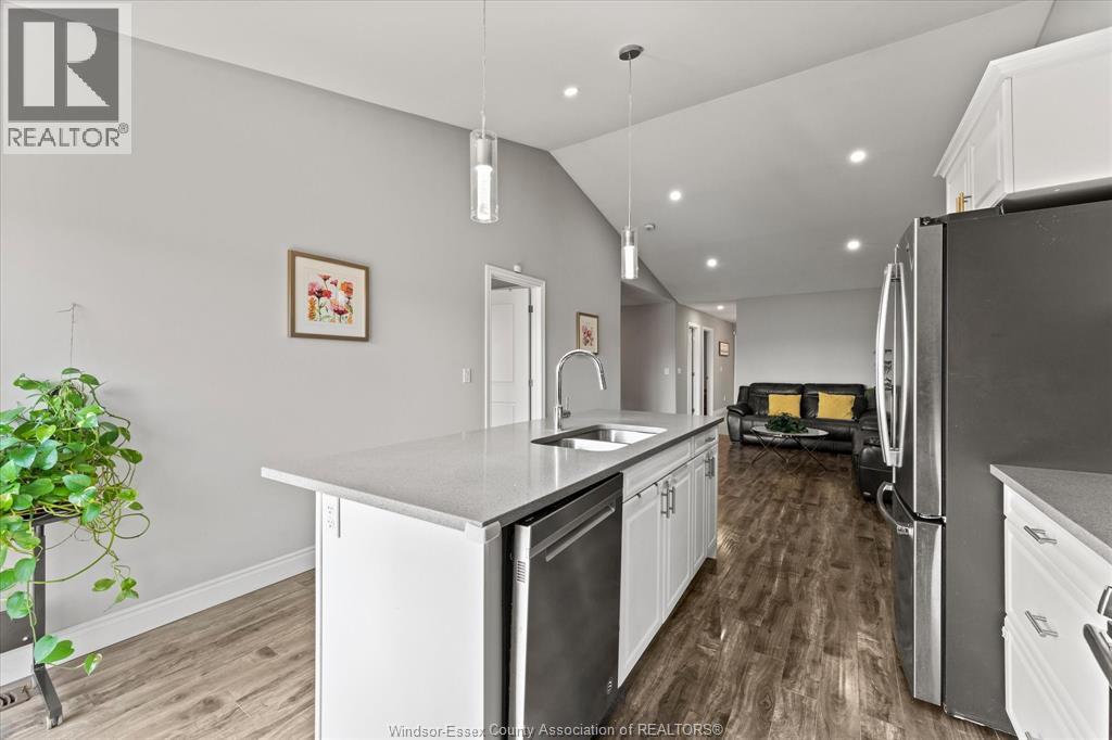 3560 HALLEE CRESCENT - 18