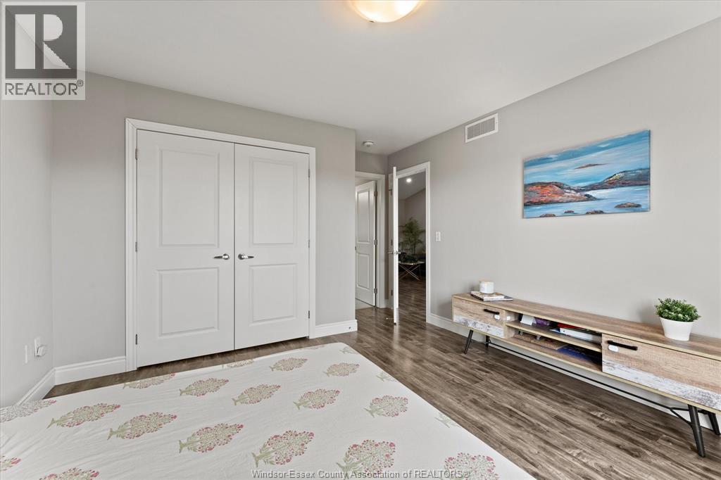 3560 HALLEE CRESCENT - 21