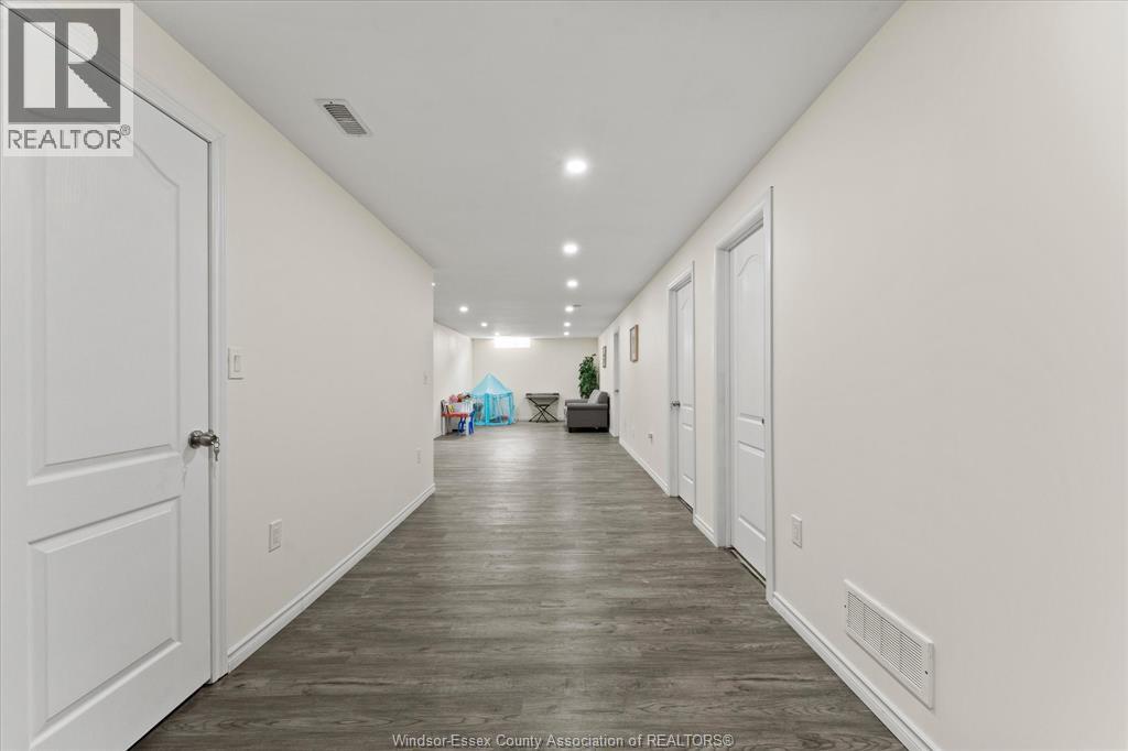 3560 HALLEE CRESCENT - 30