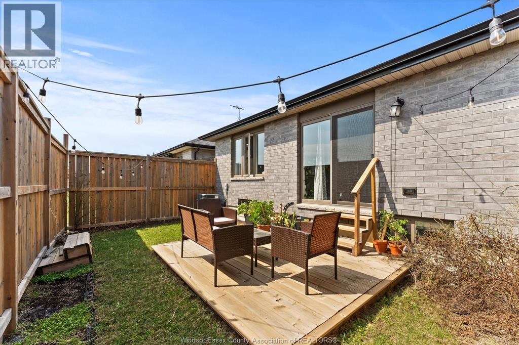 3560 HALLEE CRESCENT - 32