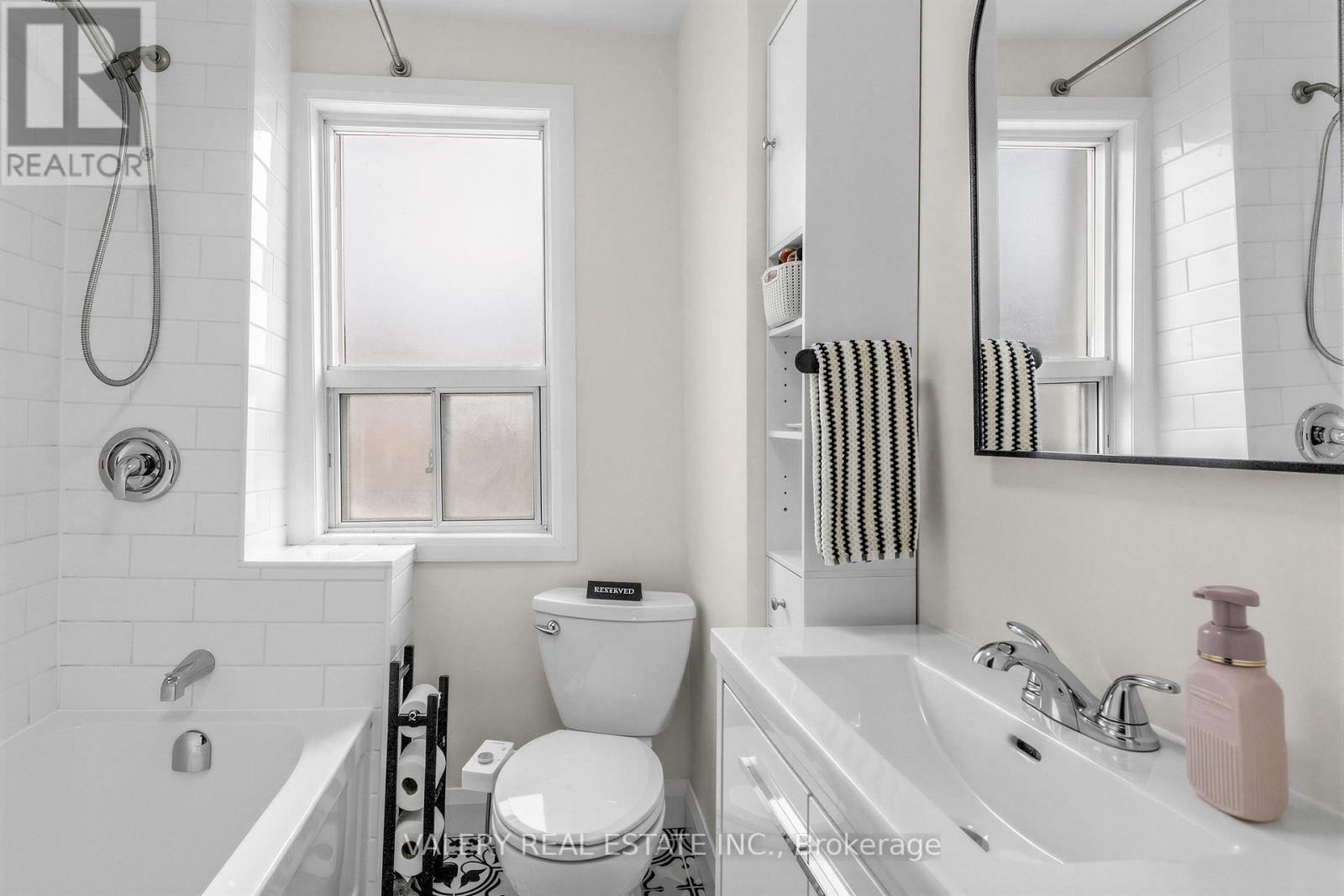 1060 DUNDAS STREET W - 12