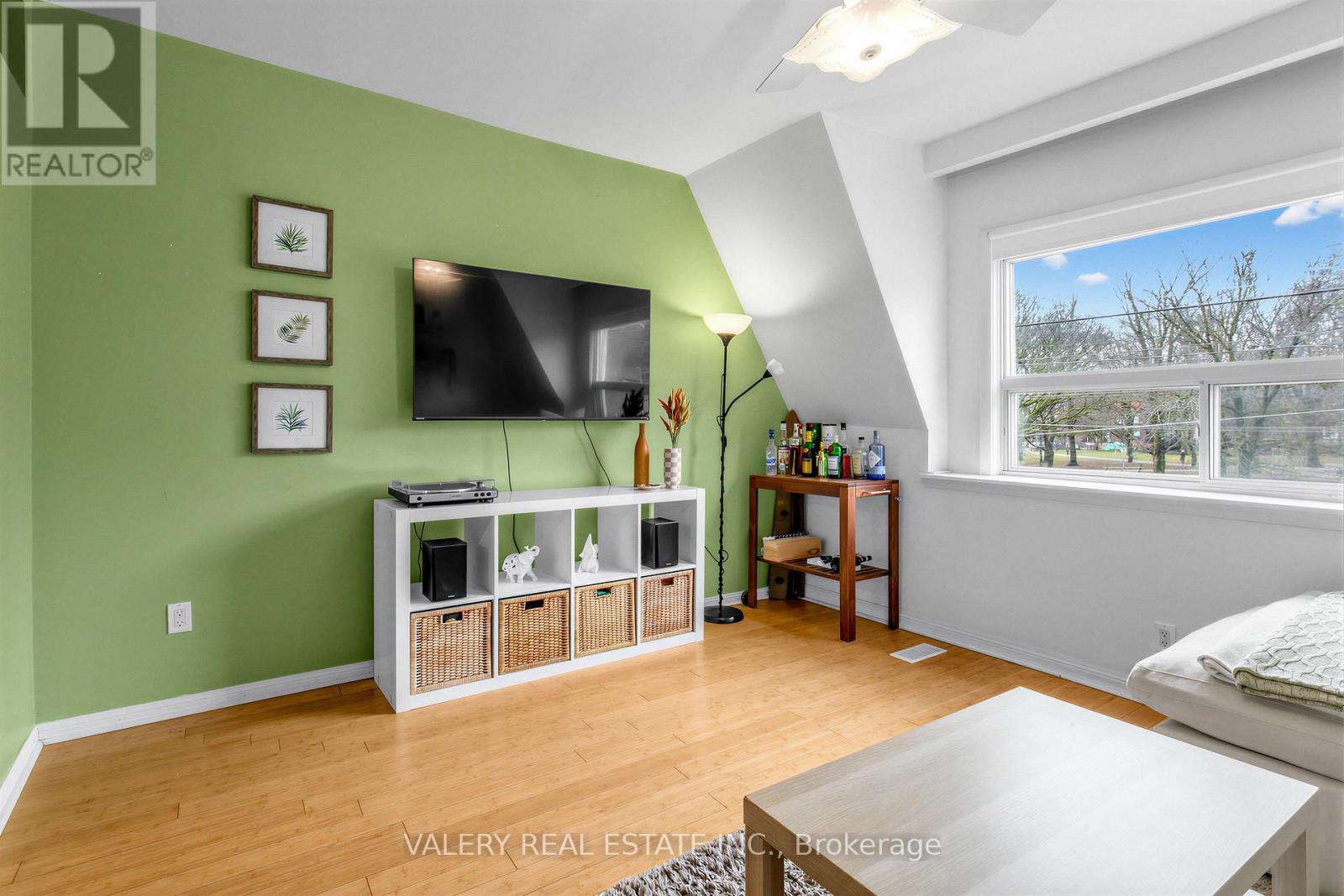 1060 DUNDAS STREET W - Image 3