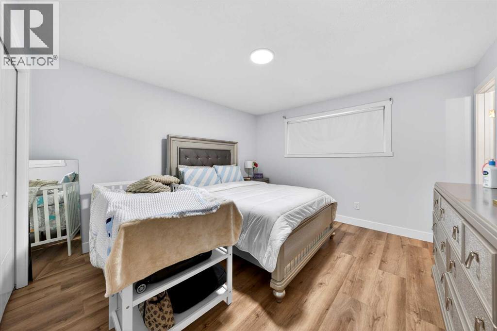 Single Family House Bi-level for Sale in  Rundlehorn Drive NE Rundle Calgary 