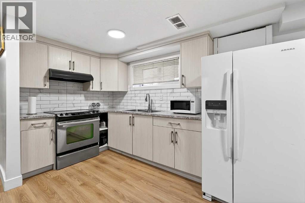 Single Family House Bi-level for Sale in  Rundlehorn Drive NE Rundle Calgary 