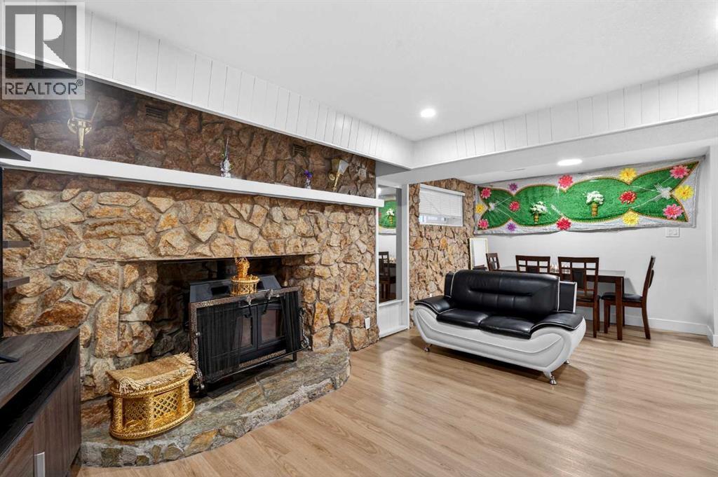 Single Family House Bi-level for Sale in  Rundlehorn Drive NE Rundle Calgary 