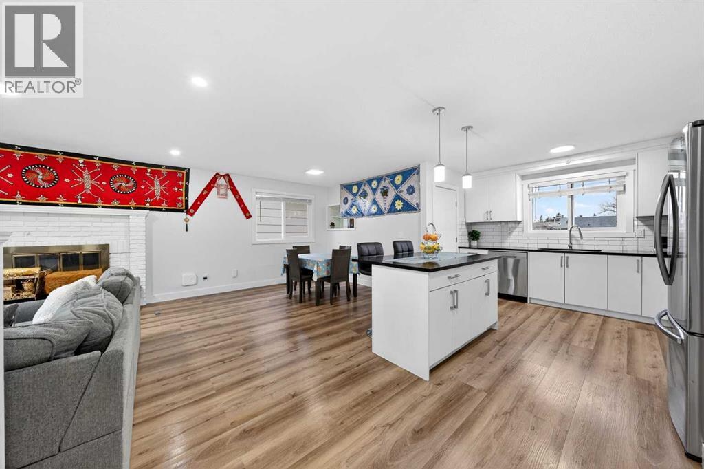 Single Family House Bi-level for Sale in  Rundlehorn Drive NE Rundle Calgary 