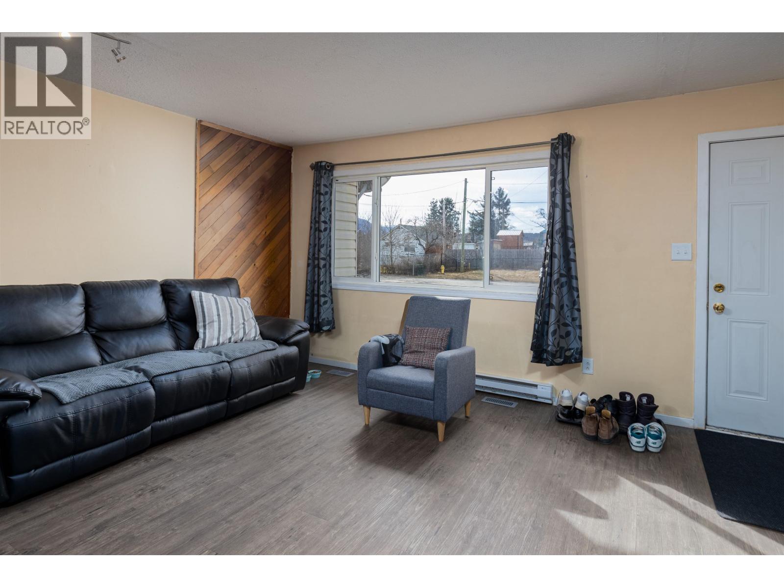 #3 4714 DAVIS AVENUE - Image 3