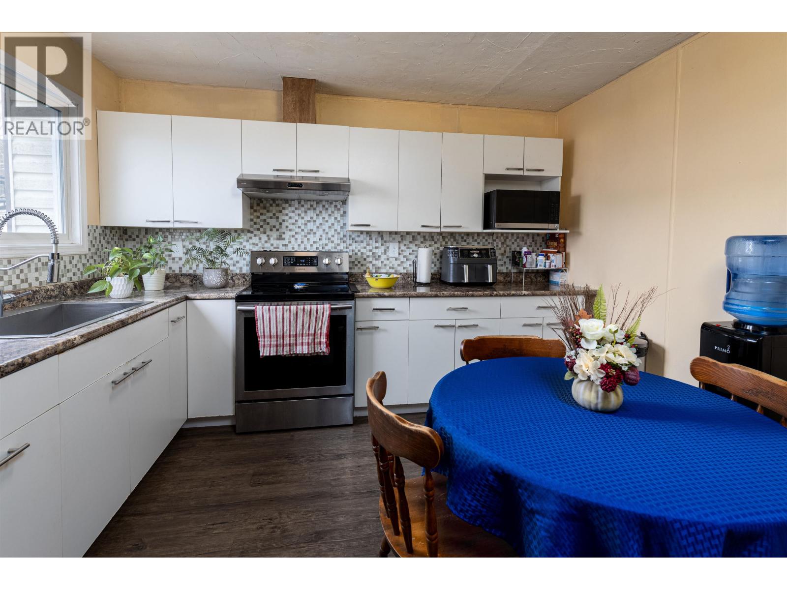 #3 4714 DAVIS AVENUE - 4