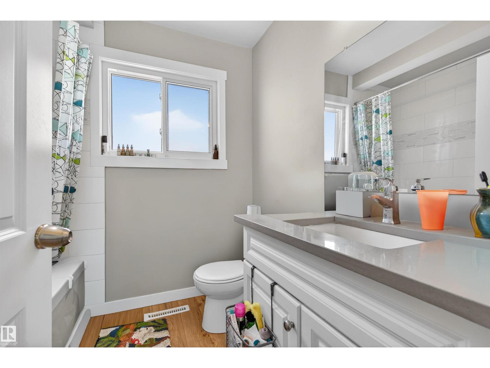 8704 136 AV NW, Edmonton