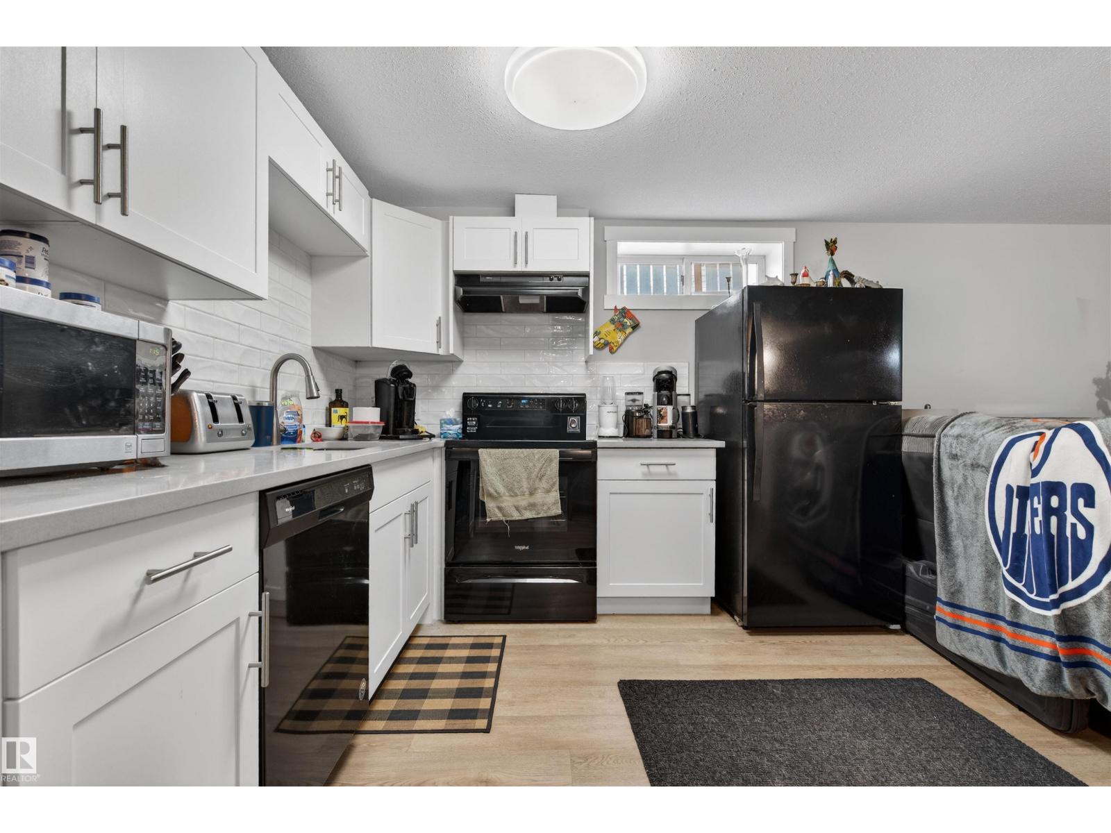 8704 136 AV NW, Edmonton