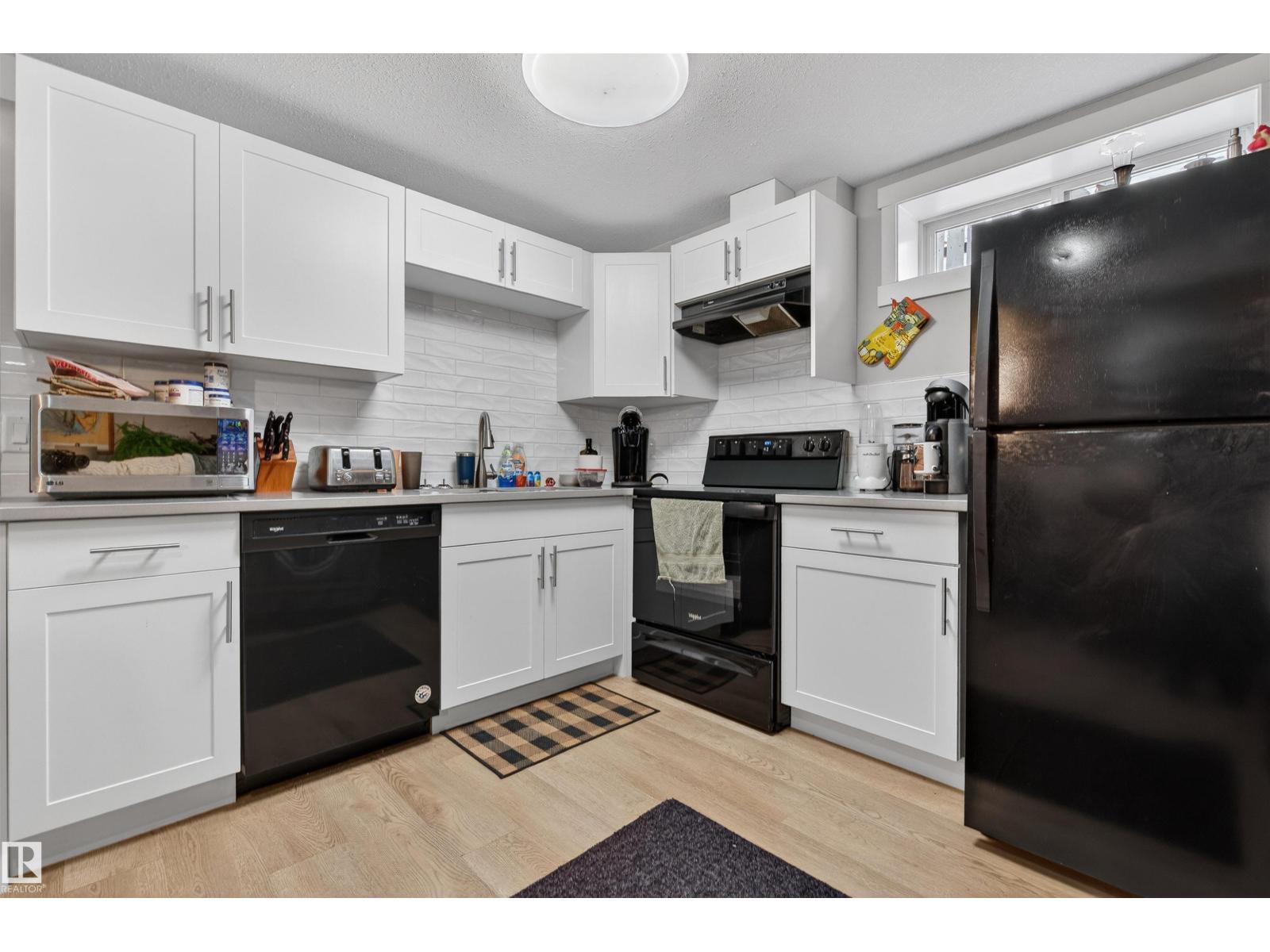 8704 136 AV NW, Edmonton