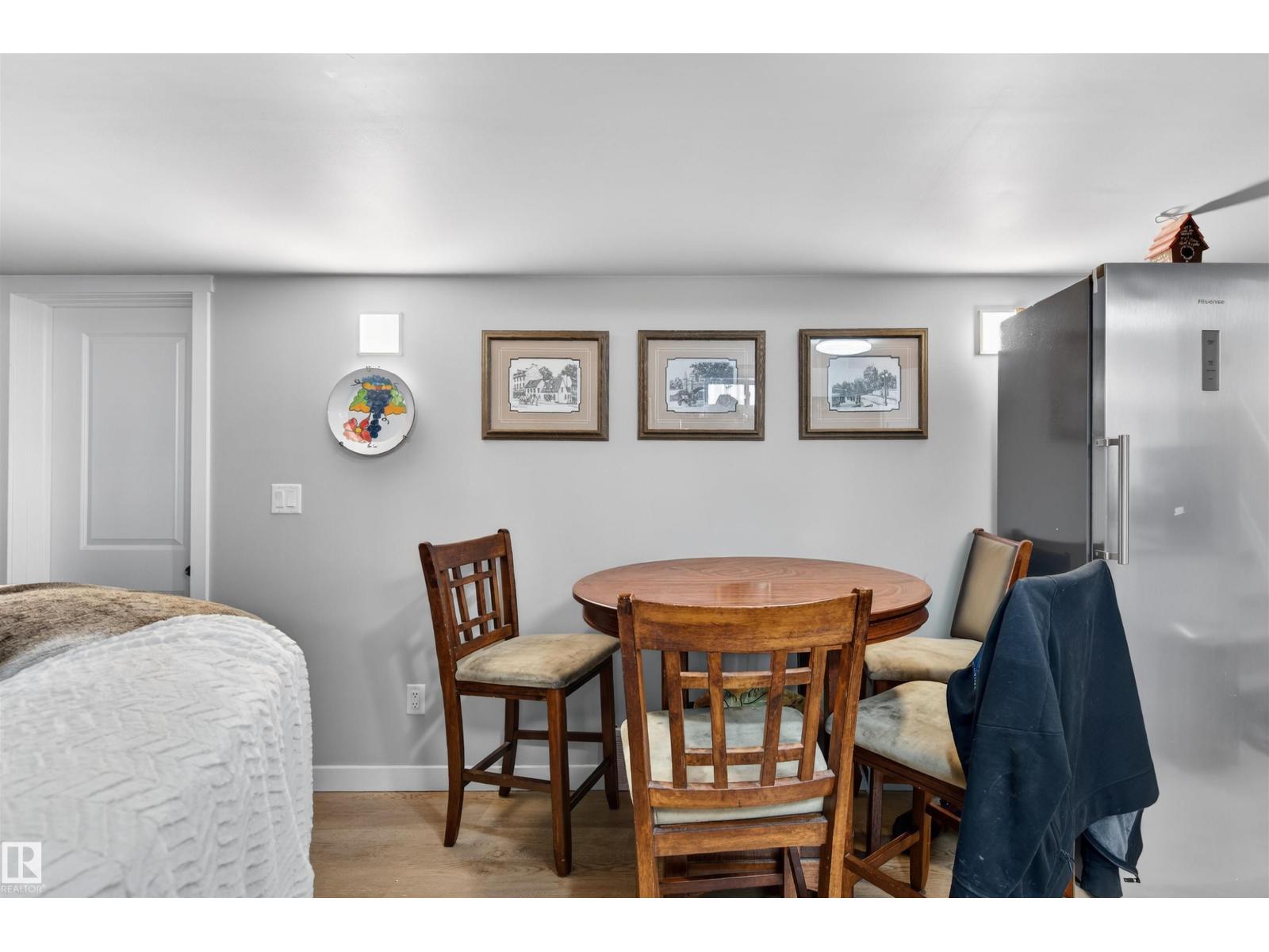 8704 136 AV NW, Edmonton