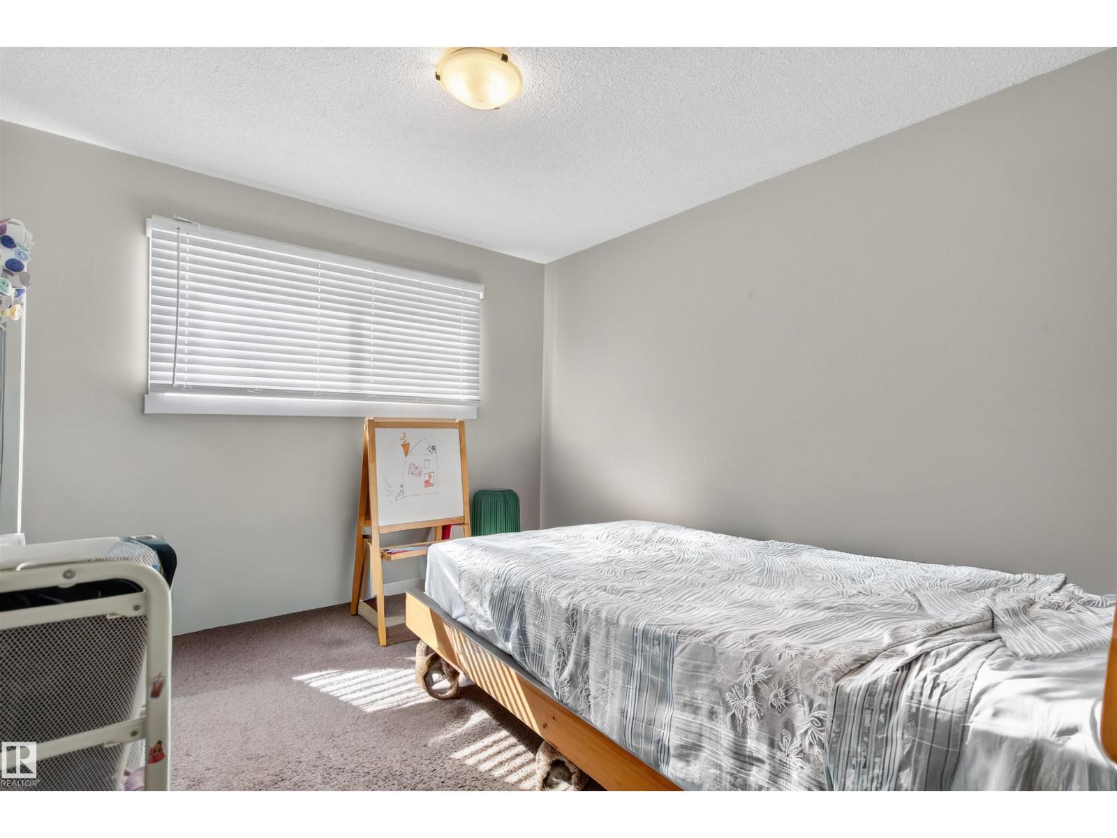 8704 136 AV NW, Edmonton