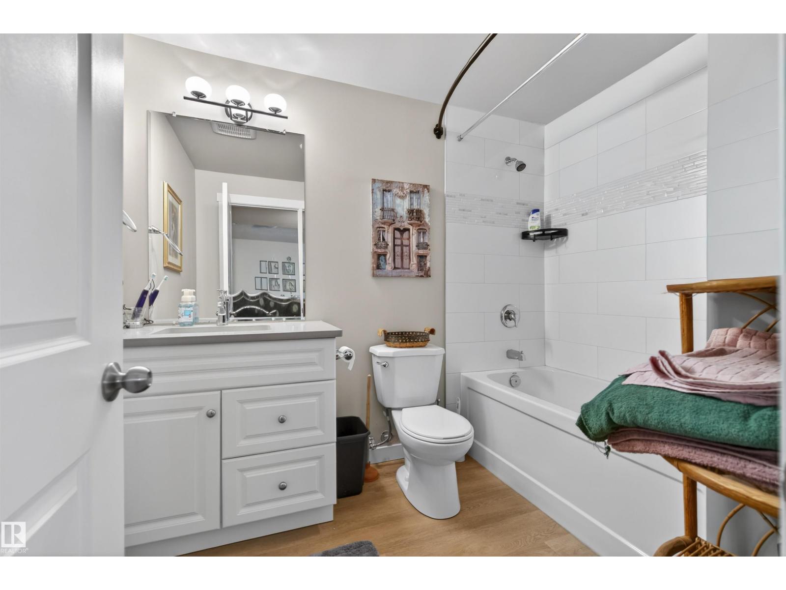 8704 136 AV NW, Edmonton