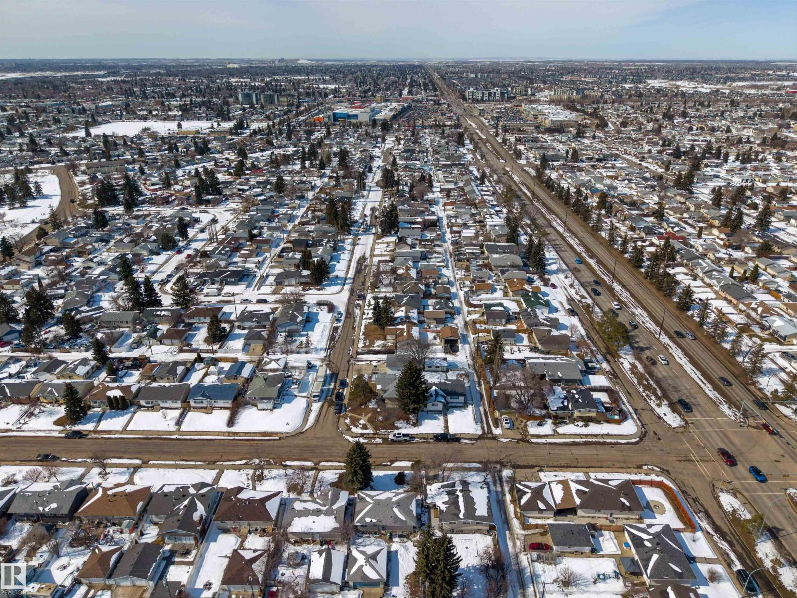 8704 136 AV NW, Edmonton