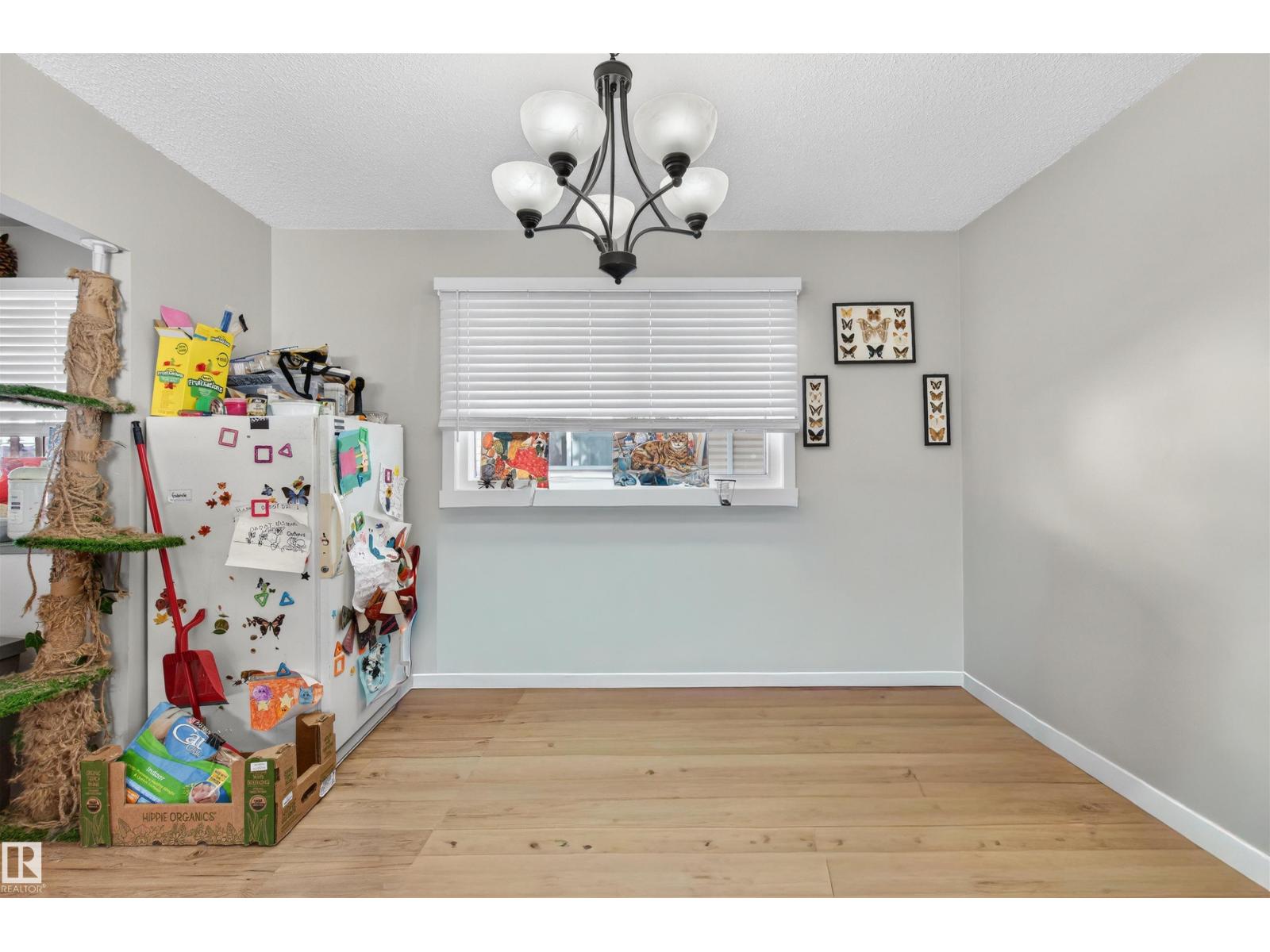 8704 136 AV NW, Edmonton