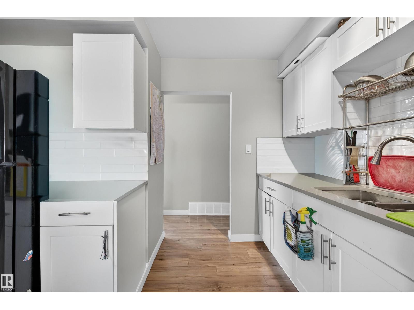 8704 136 AV NW, Edmonton