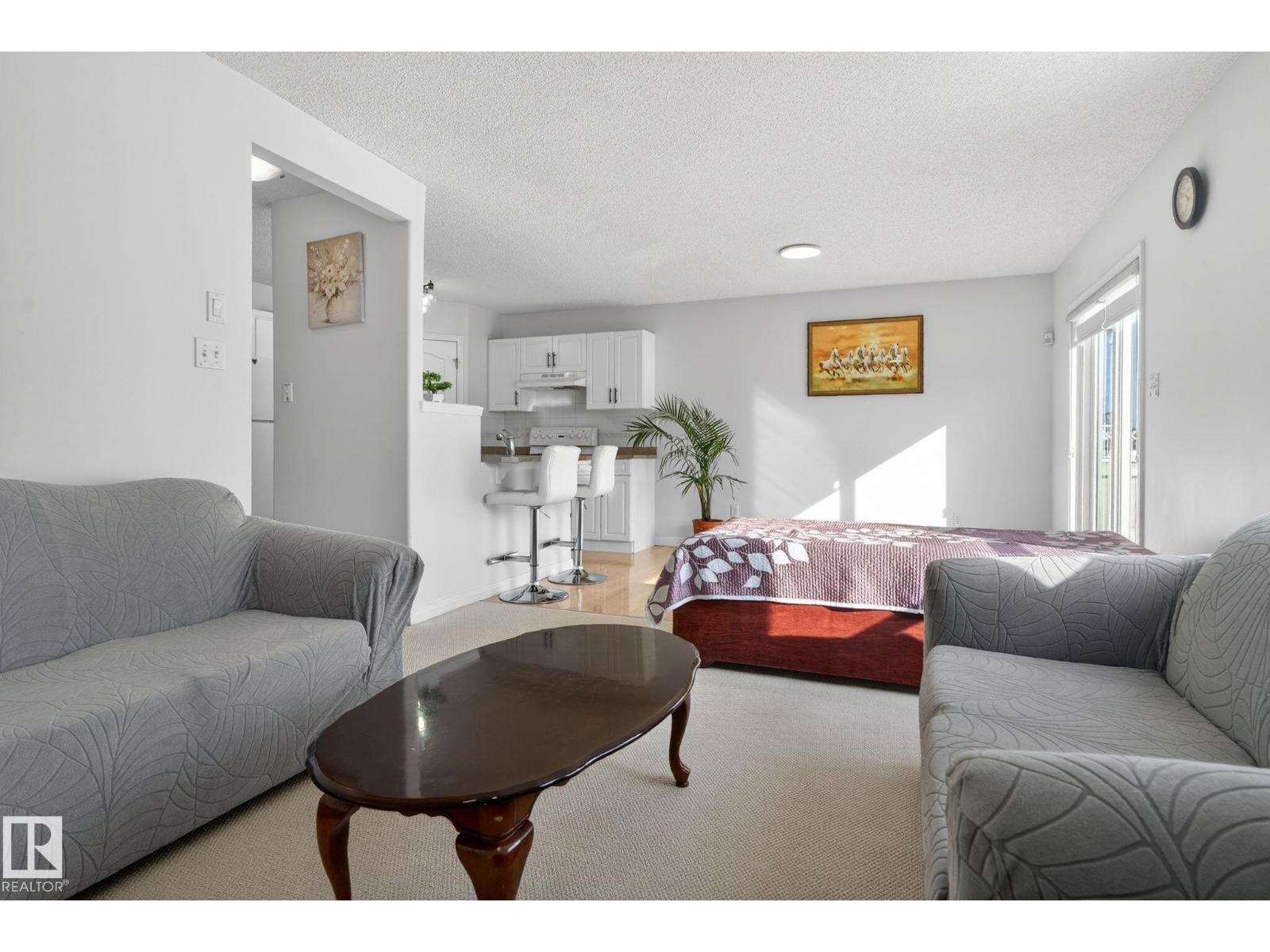 421 84 ST SW, Edmonton