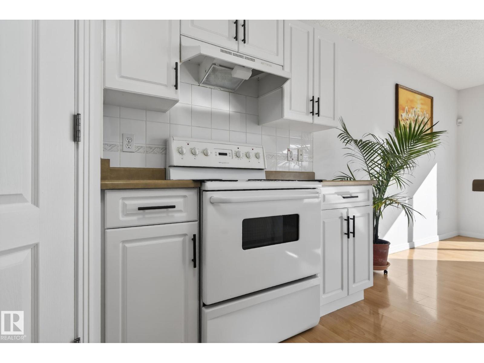 421 84 ST SW, Edmonton