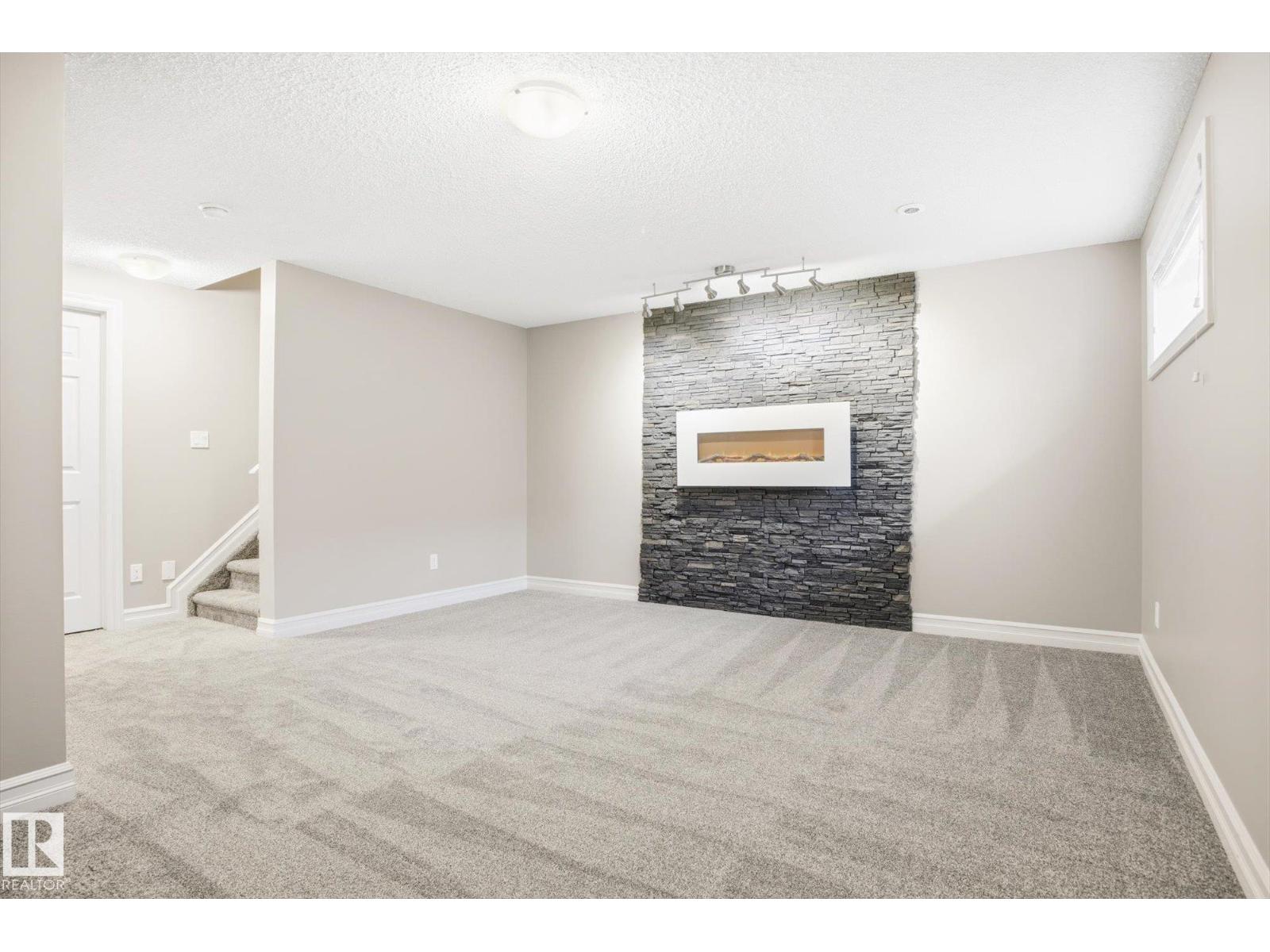 6861 CARDINAL LI SW, Edmonton