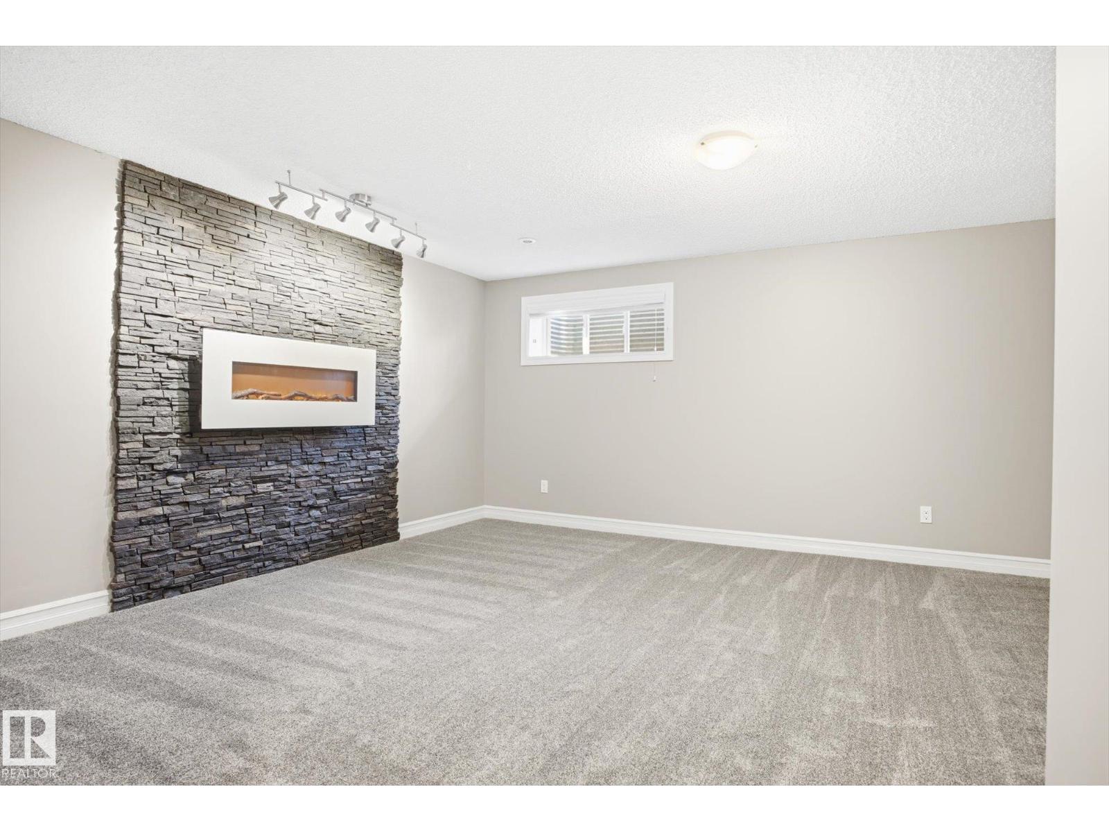 6861 CARDINAL LI SW, Edmonton