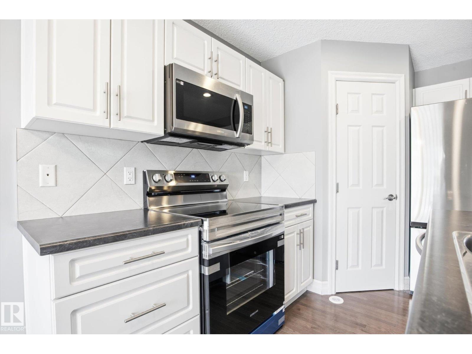 6861 CARDINAL LI SW, Edmonton