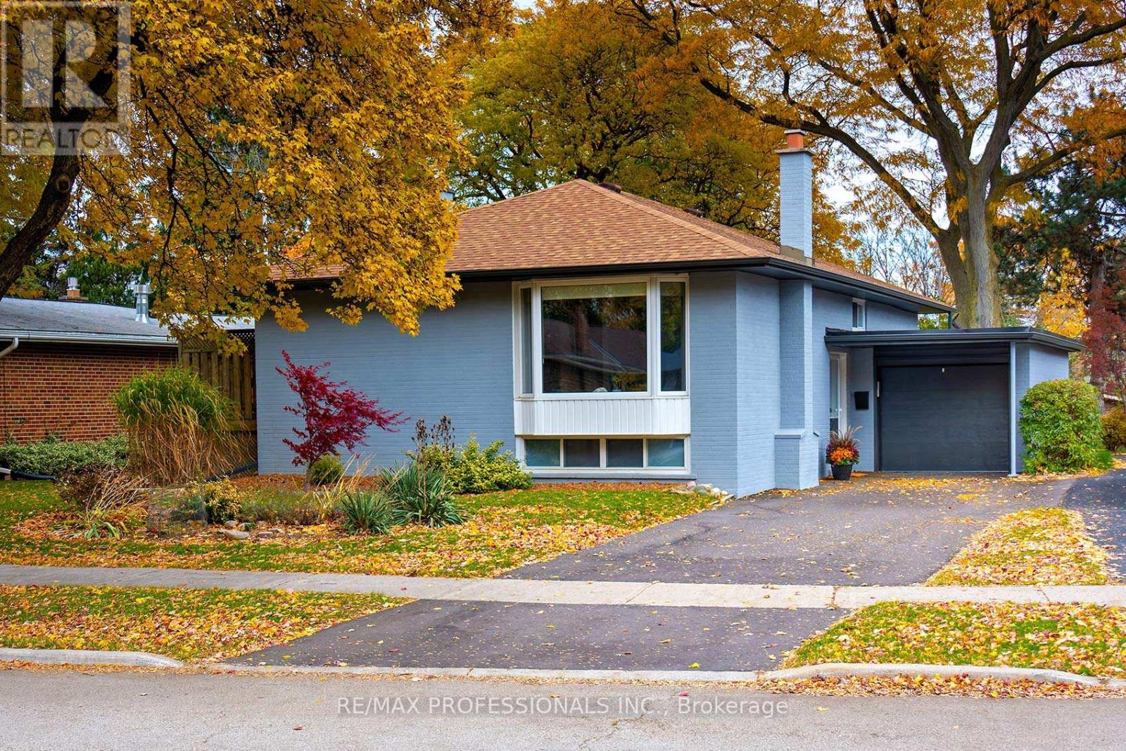 17 BEAVER BEND CRESCENT