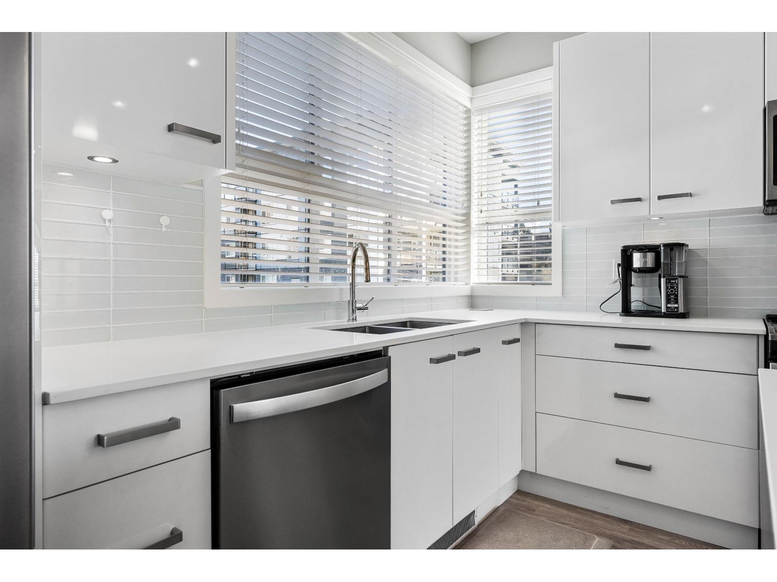 18 1938 NORTH PARALLEL ROAD, Abbotsford