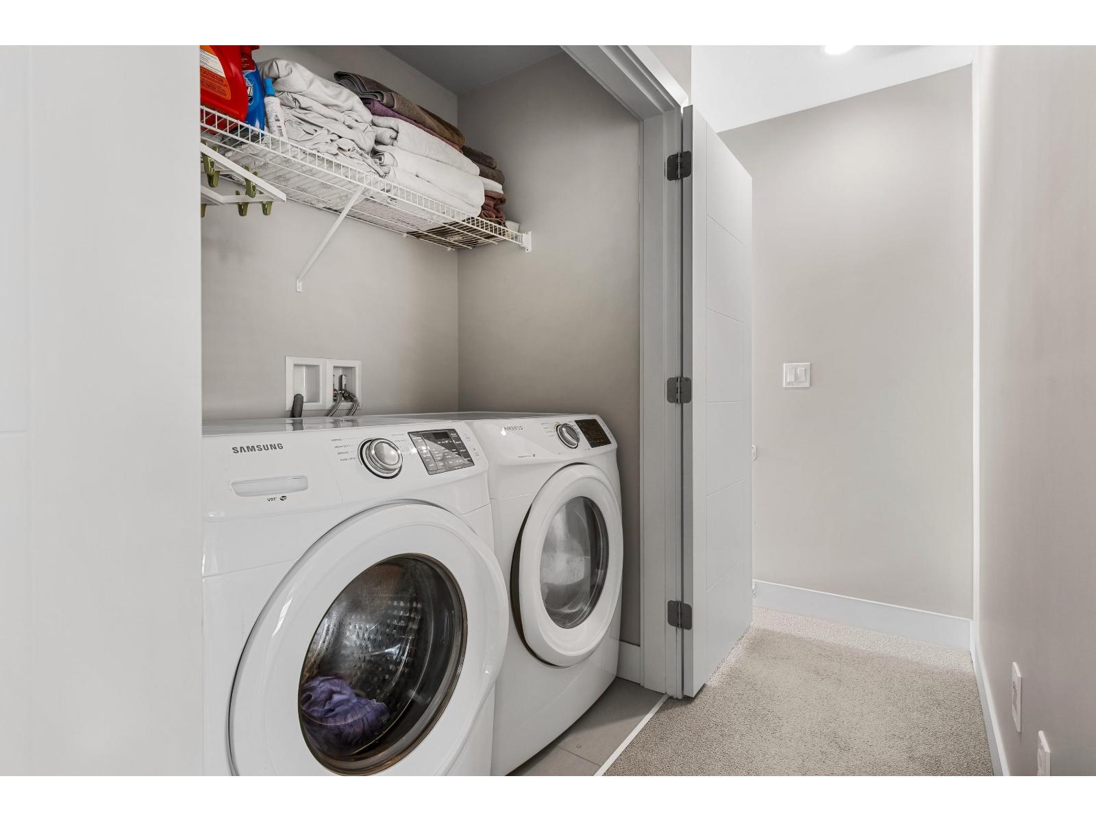 18 1938 NORTH PARALLEL ROAD, Abbotsford