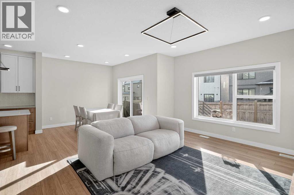 Single Family House for Sale in  Silverton Glen Crescent SW Silverado Calgary 