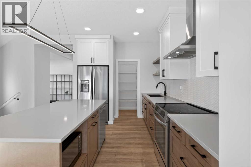 Single Family House for Sale in  Silverton Glen Crescent SW Silverado Calgary 