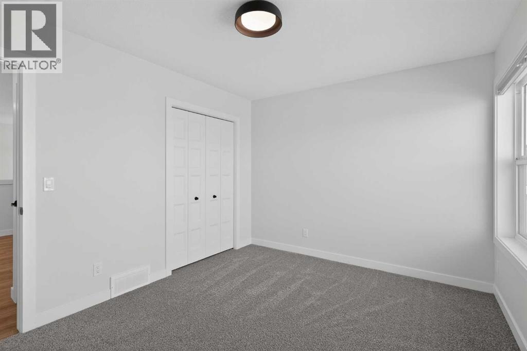 Single Family House for Sale in  Silverton Glen Crescent SW Silverado Calgary 