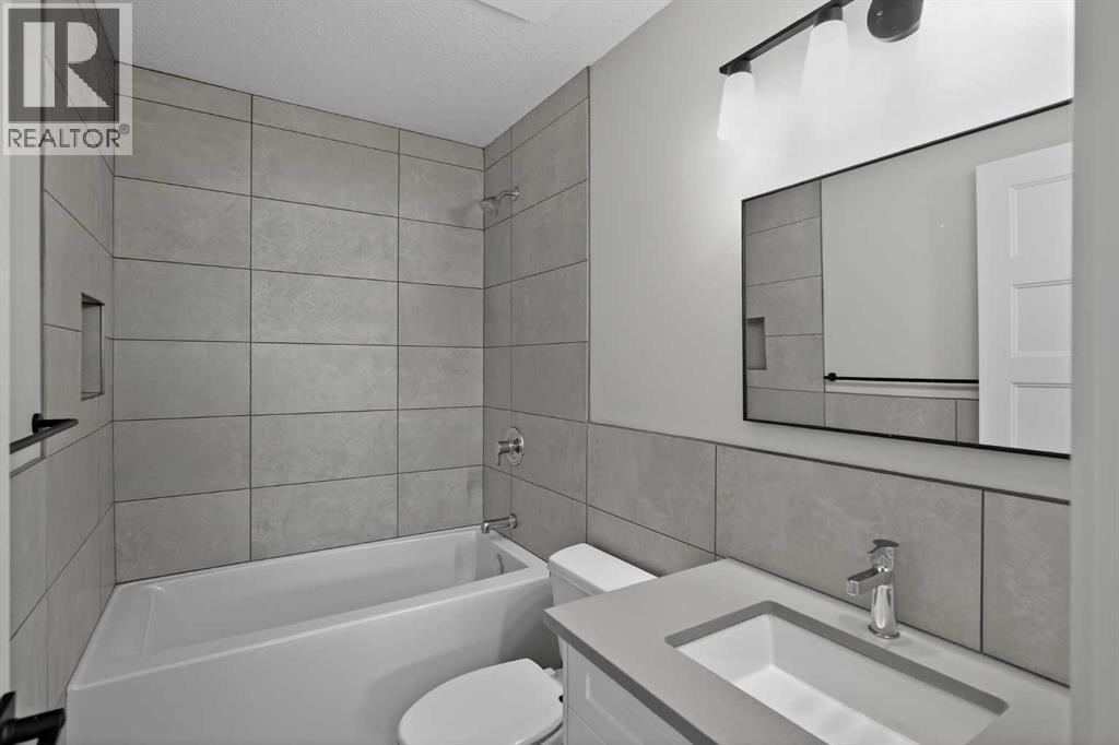 Single Family House for Sale in  Silverton Glen Crescent SW Silverado Calgary 