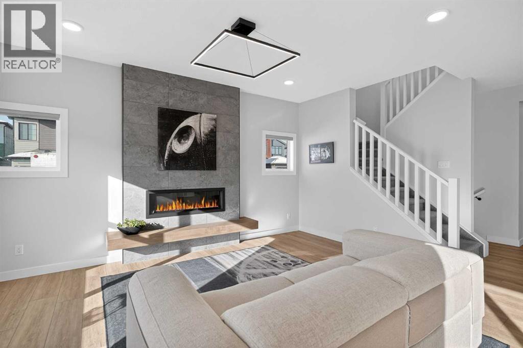 Single Family House for Sale in  Silverton Glen Crescent SW Silverado Calgary 