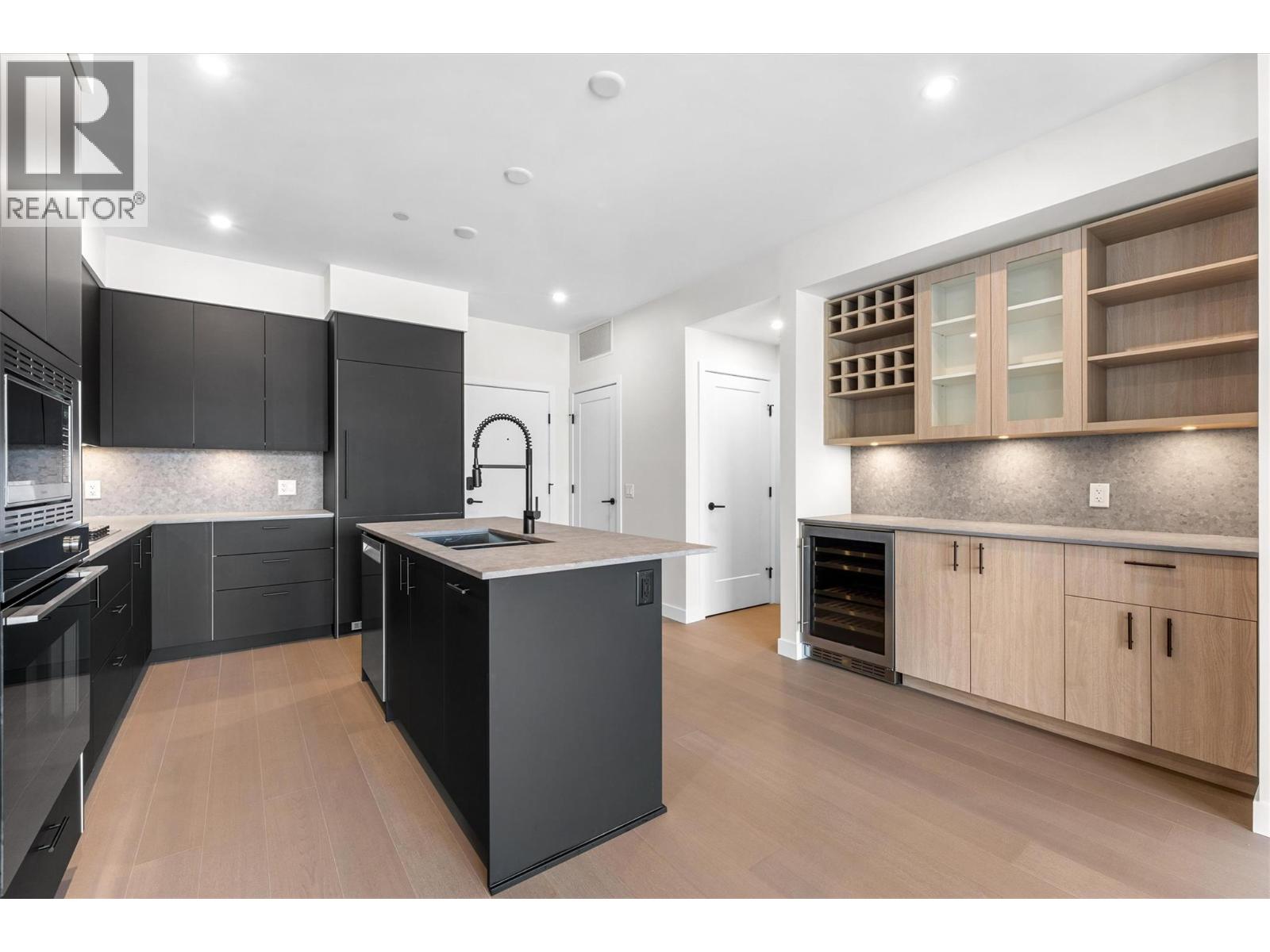 9654 Benchland Road Unit# 407, Lake Country