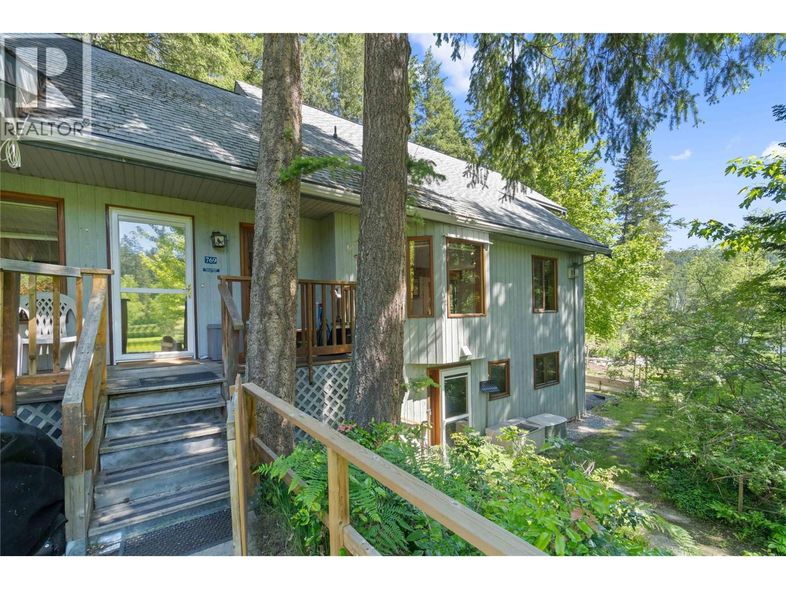 769 & 771 Gardom Lake Road, Enderby