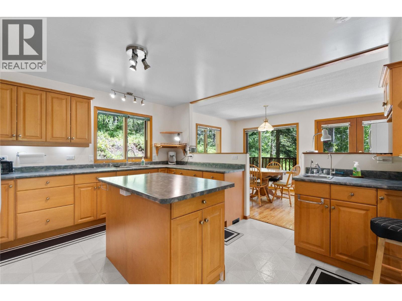 769 & 771 Gardom Lake Road, Enderby