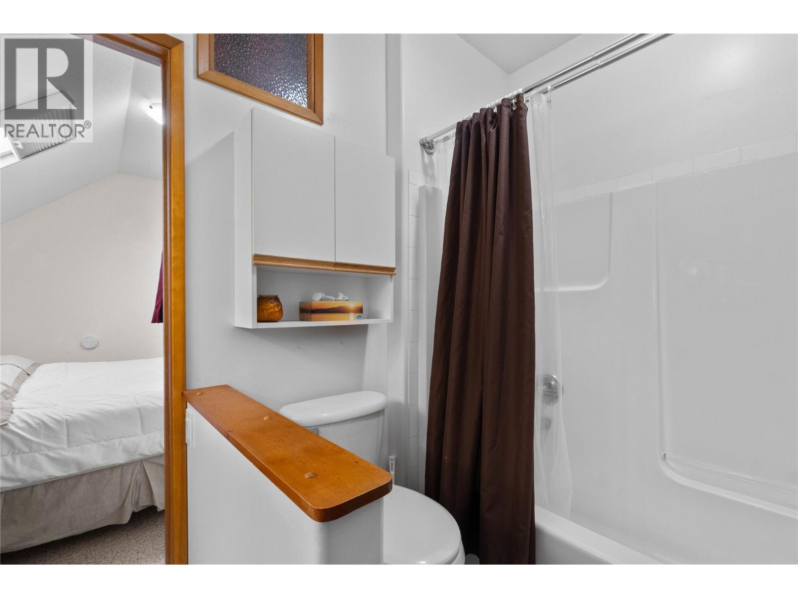 769 & 771 Gardom Lake Road, Enderby