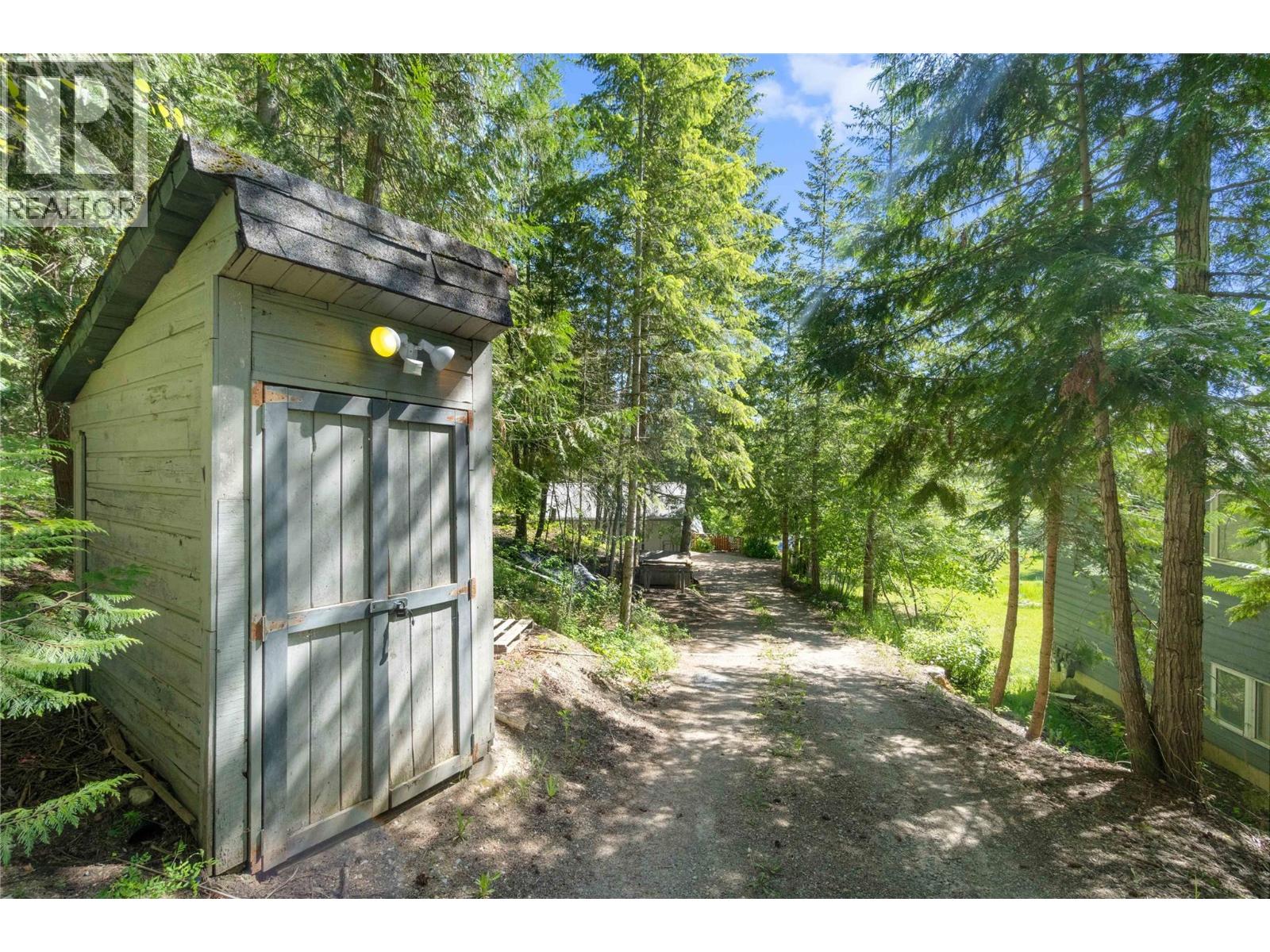 769 & 771 Gardom Lake Road, Enderby