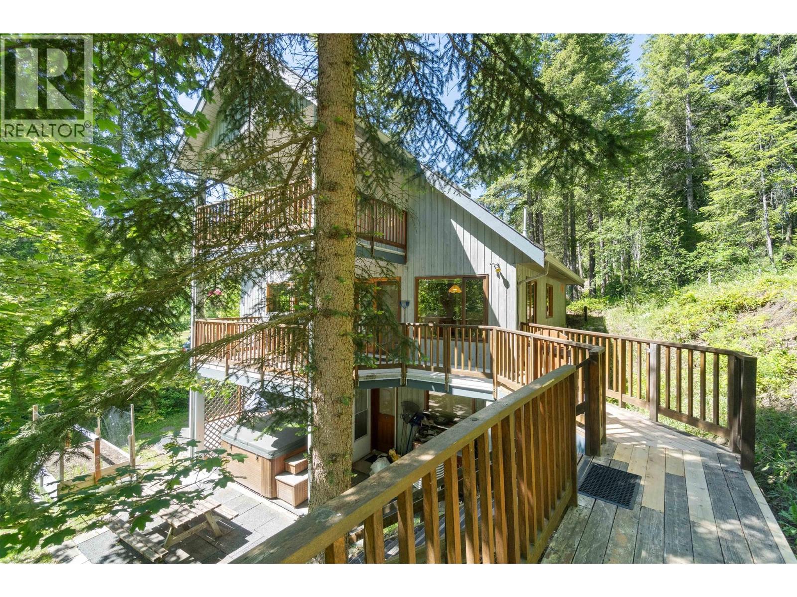 769 & 771 Gardom Lake Road, Enderby