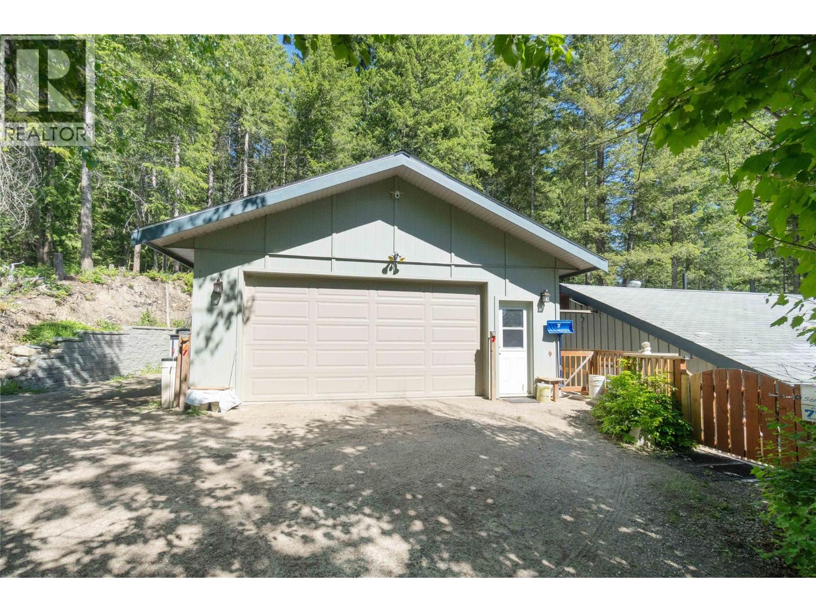 769 & 771 Gardom Lake Road, Enderby