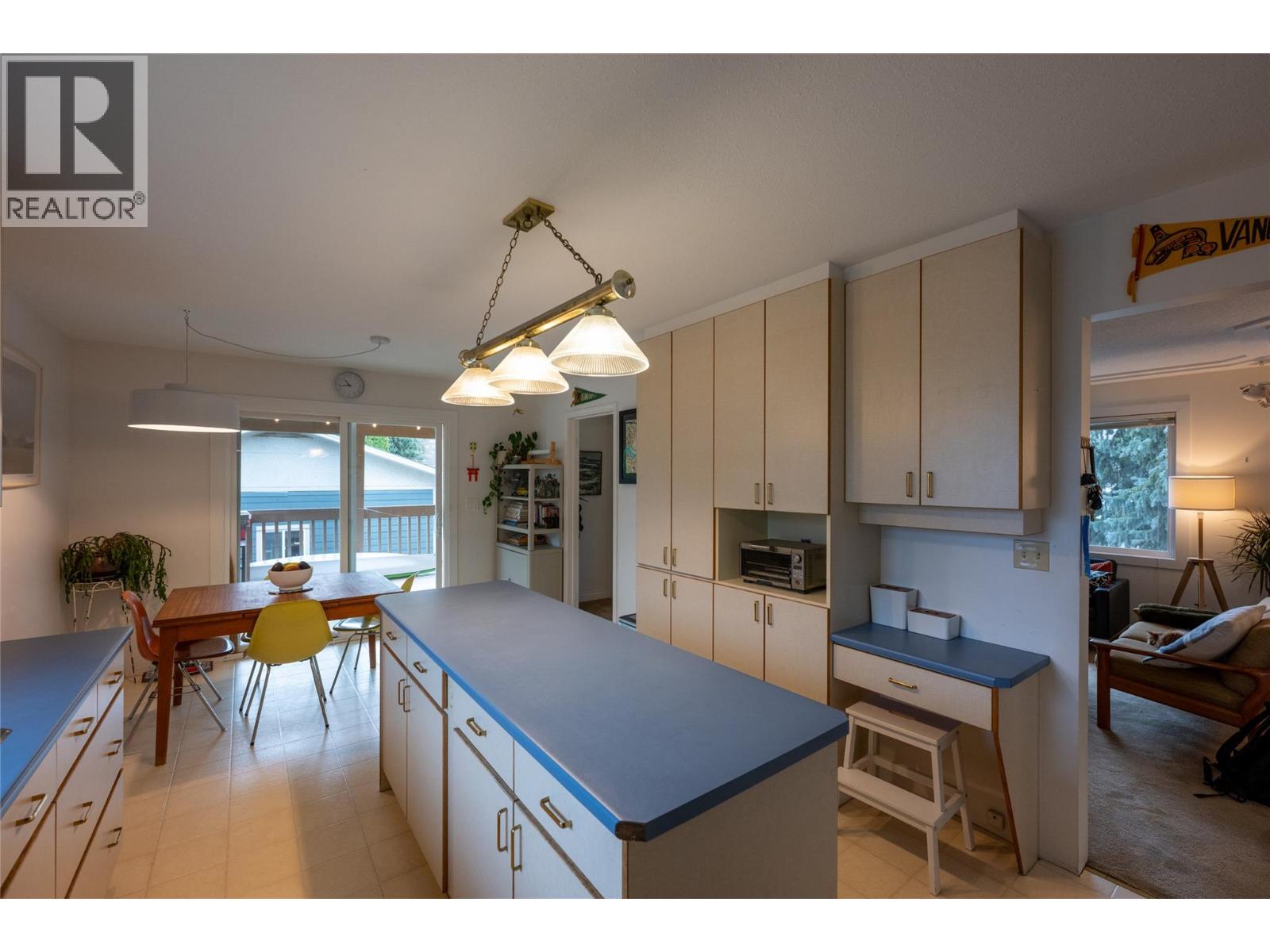 688 SUN VALLEY Drive, Kamloops