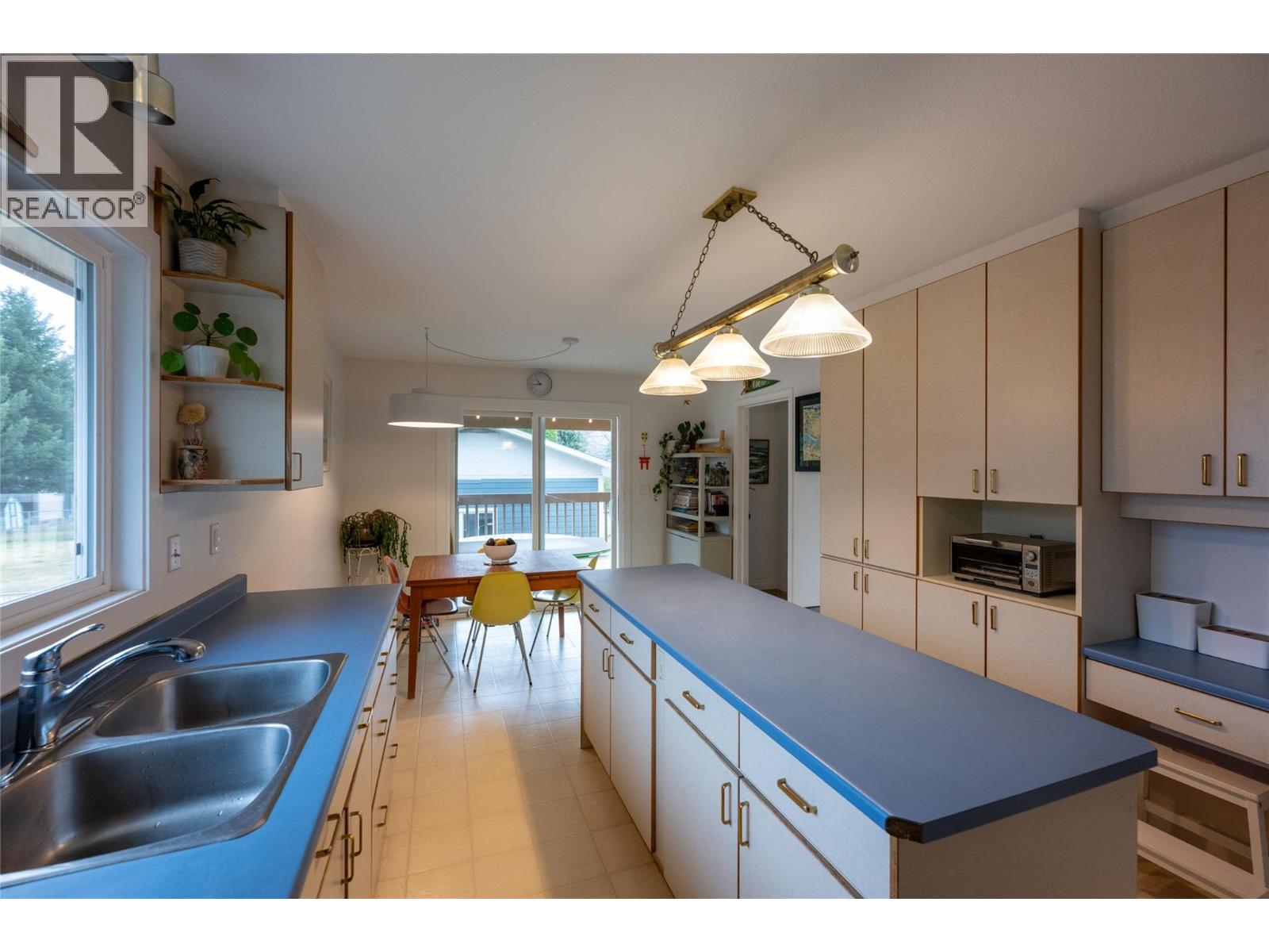 688 SUN VALLEY Drive, Kamloops