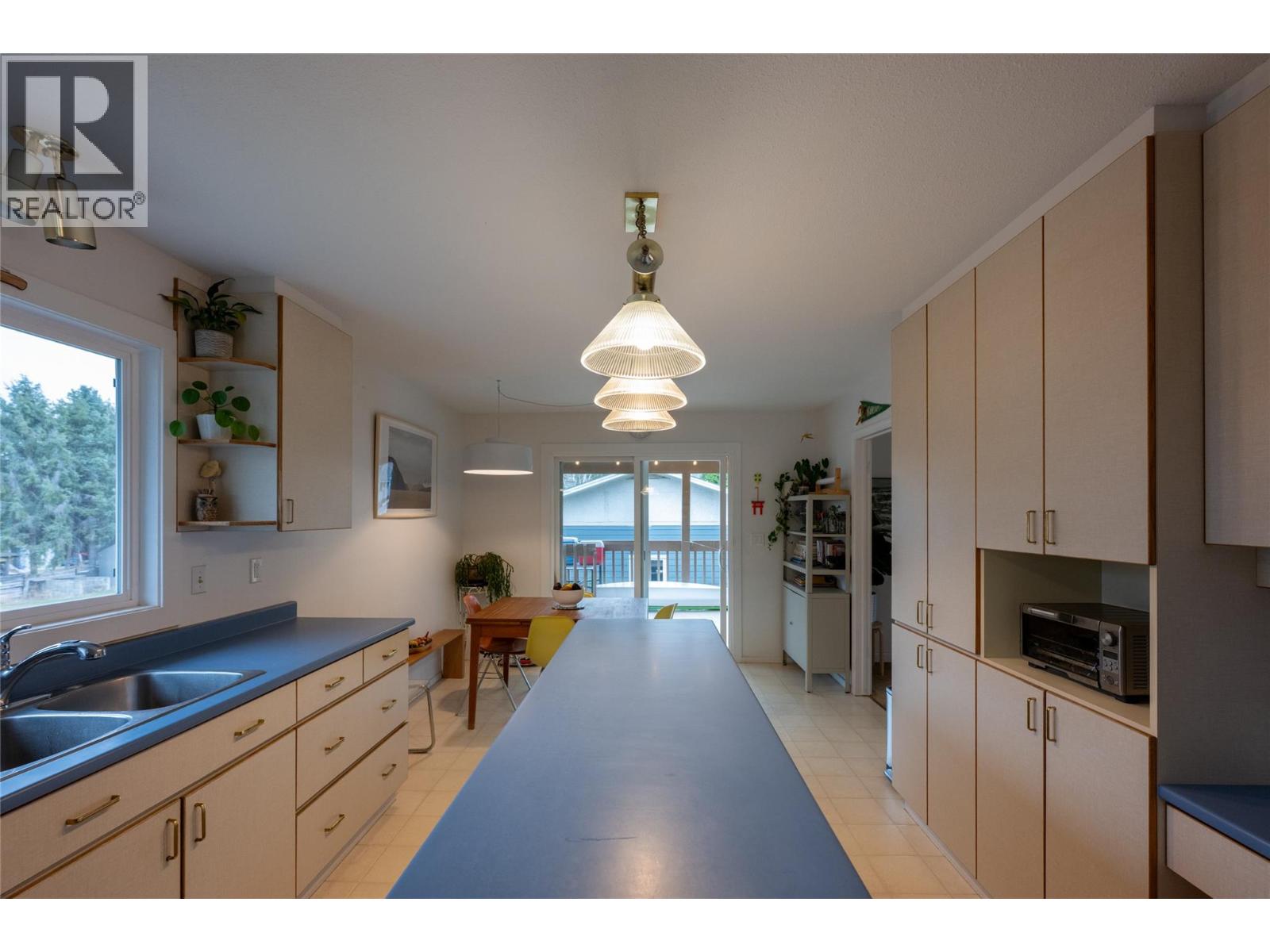 688 SUN VALLEY Drive, Kamloops