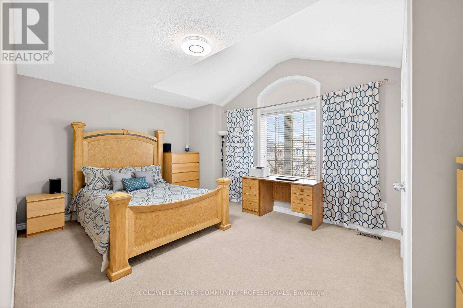 182 IRWIN AVENUE - 32