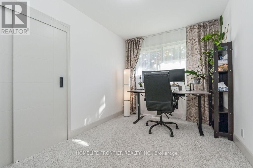 360 COLBORNE STREET - 17